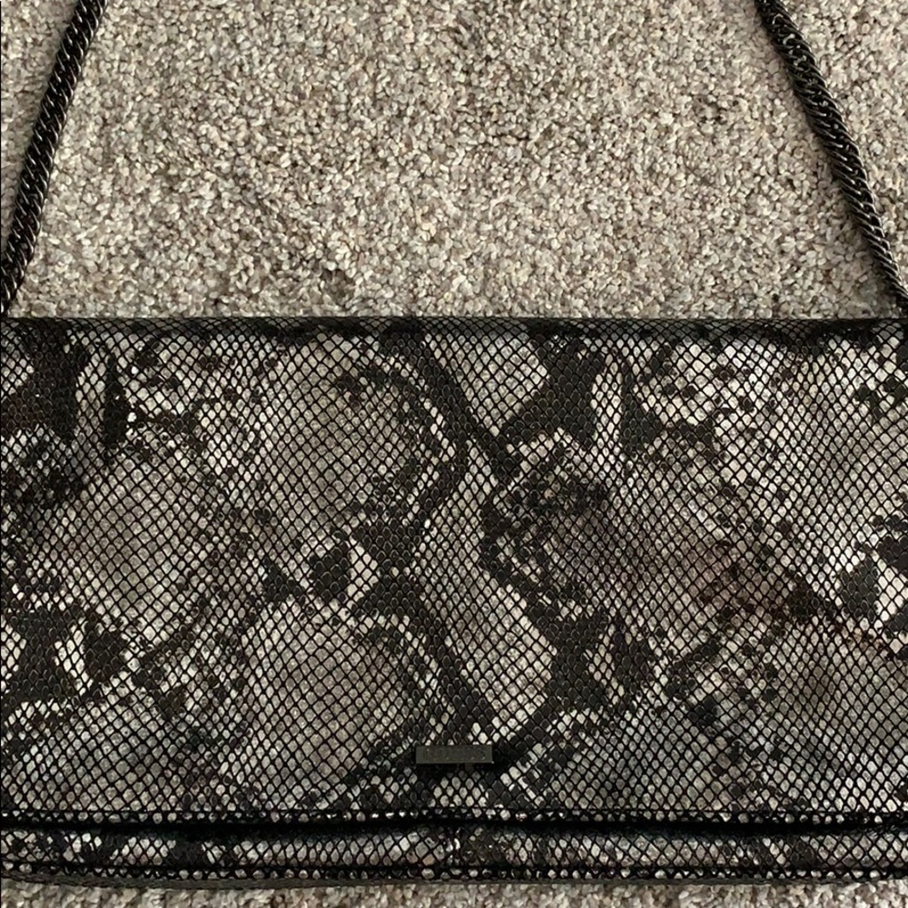 New Guess Purse - Picture 2 of 12